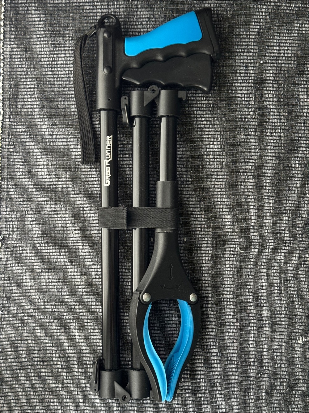 Grab Runner Foldable Reaching Tool Grabber Pickup Aid (Blue)